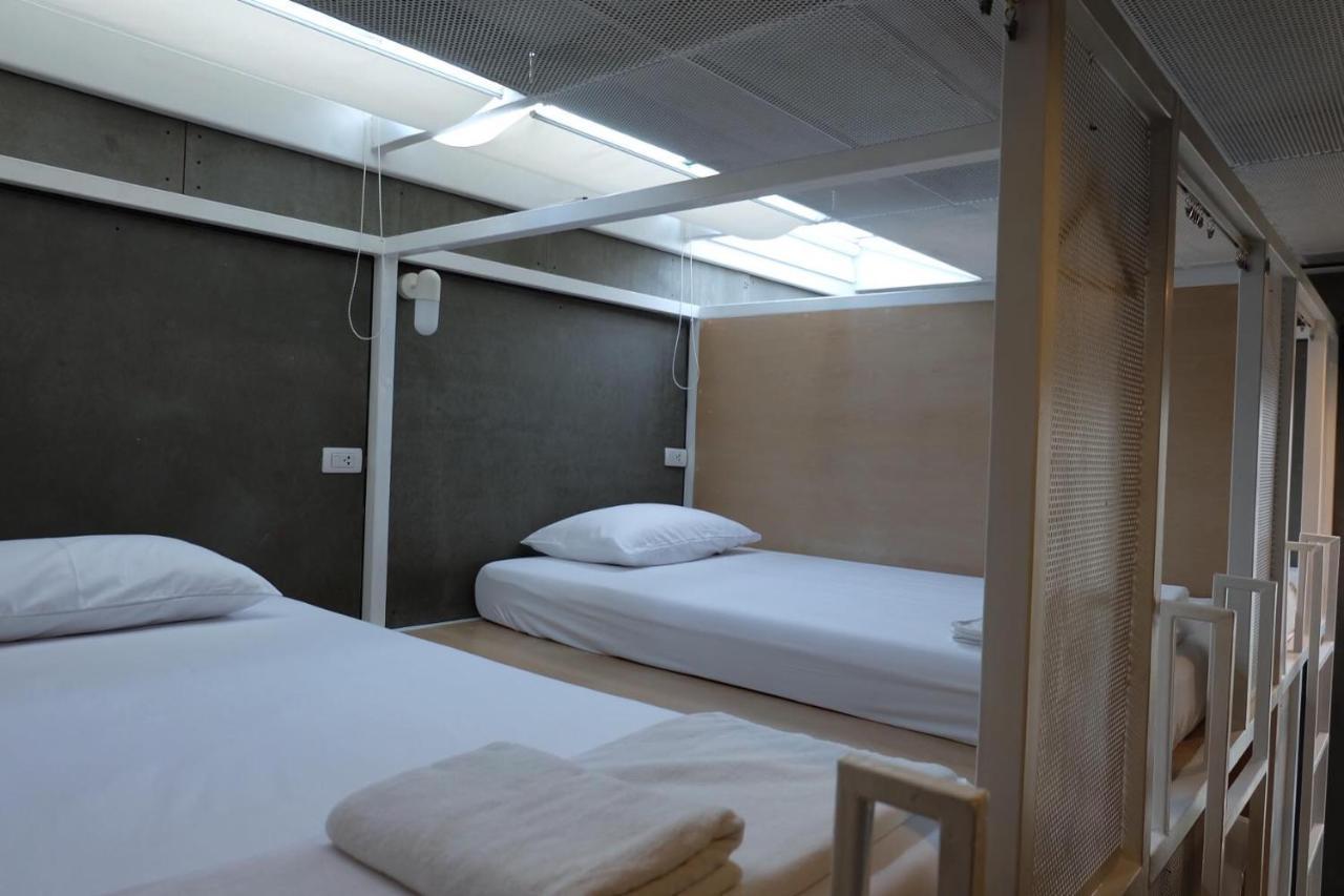 On The Bed Hostel Bangkok Ngoại thất bức ảnh