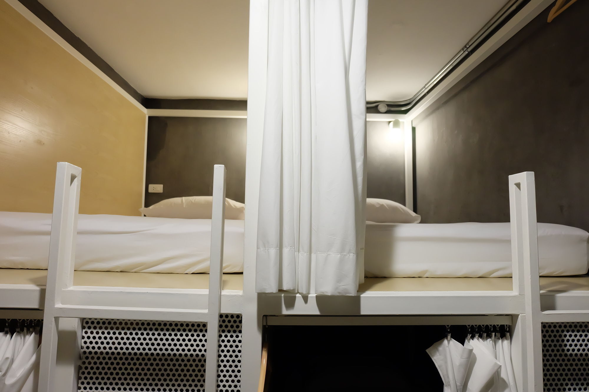 On The Bed Hostel Bangkok Ngoại thất bức ảnh